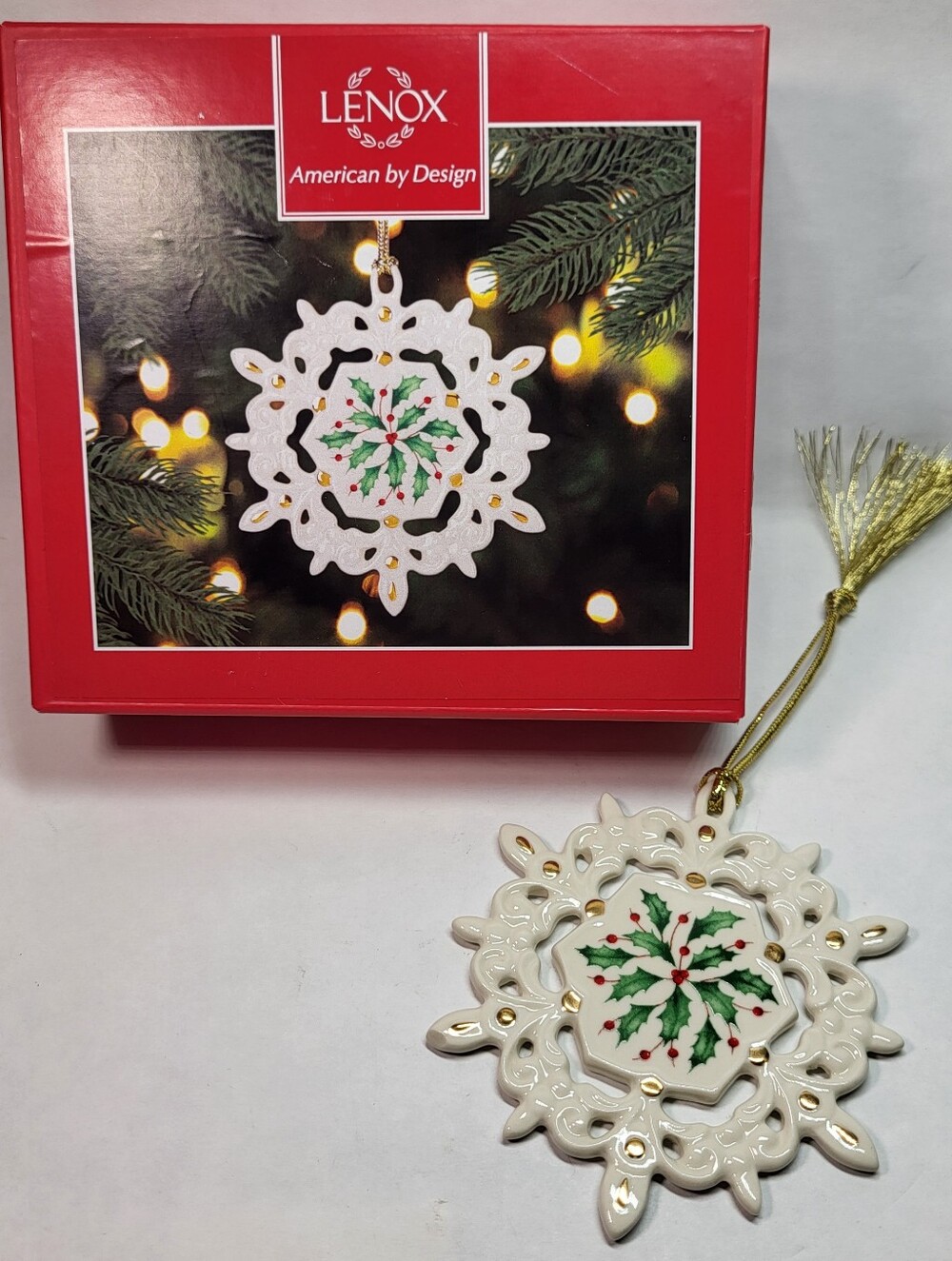 Lenox Snowflake ORNAMENT Holly Berries Gold Accents Christmas Holiday